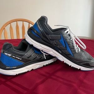 Men's Altra Sneakers